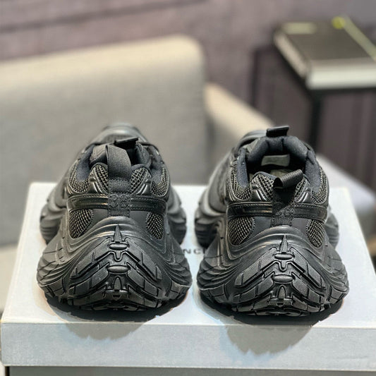 Runway Style Couple's Style Shoe